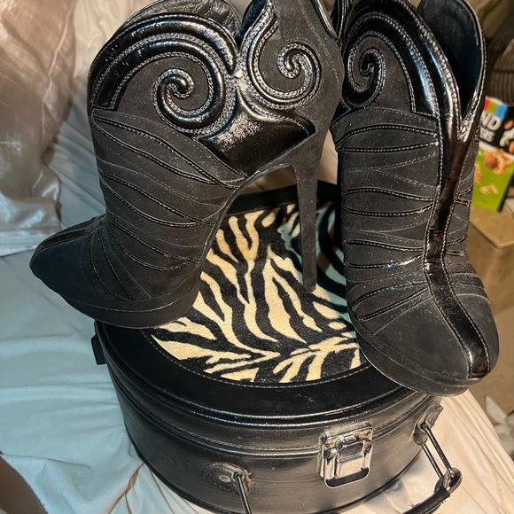 BRIAN ATWOOD Black Suede And Patent Leather Textured Bootie Size 37 - Picture 7 of 15